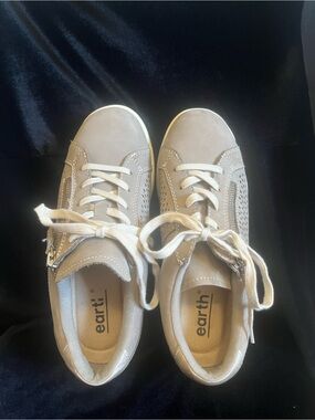 EARTH Etnetta leather blend shoes. Size 8W